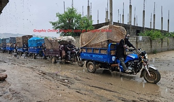 Tricycles compete with vehicles from the Kasoa-Accra section at Mangoline. Pictures: DOUGLAS ANANE-FRIMPONG & ERNEST KODZI