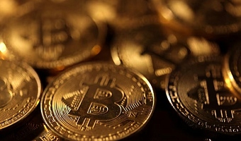 Representations of cryptocurrency Bitcoin are seen in this illustration taken November 25, 2024. REUTERS/Dado Ruvic/Illustration