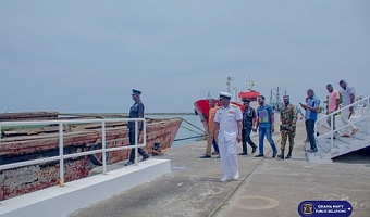 Ghana navy seizes 8 boats suspected of illegal bunkering
