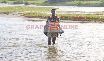 Remember Akakpo, Form 2 student of Vision Redeemers School, finding her way home from school. Picture: ELVIS NII NOI DOWUONA