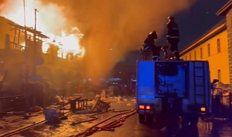 Blaze engulfs shops opposite Accra Central Police Station – Firefighter injured