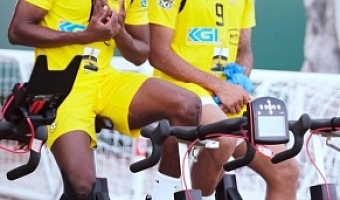 Gideon Mensah (right) training with teammate Ernest Nuamah at the team’s Cardiff base