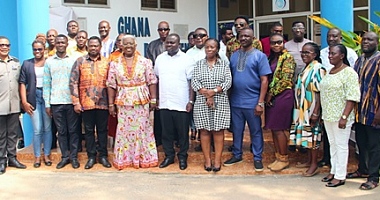 Albert Dwumfour (middle), GJA President, Gifty Afenyi Dadzie (5th from left), former GJA President, GJA executives and some stakeholders after the emergency meeting 
