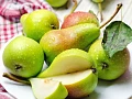Nutritional comparison and health benefits of apples and pears