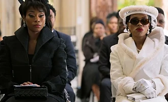 The show opens at the funeral of Jonasi Gomora, with two of his wives as chief mourners