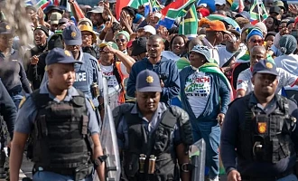 Demonstrators had set an unofficial deadline of 30 June for all undocumented migrants to leave South Africa