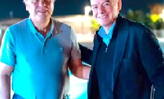 Gianni Infantino (right), pictured with Colombian FA president Ramon Jesurun