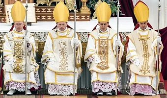 Four priests from Switzerland, the US and France were ordained during a ceremony in the Alpine village of Écône