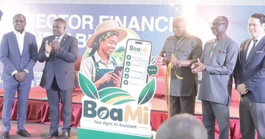 Samuel Nartey George (2nd from left), Minister of Communication, Digital Technology and Innovations, with Prof. Randolph Nsor-Ambala (3rd from right), Chief Executive Officer, DBG, and other dignitaries, launching the “BoaMi” Farmer AI Assistant. Picture: EDNA SALVO KOTEY