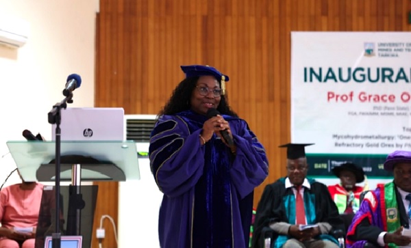 • Prof. Grace Ofori-Sarpong making a presentation on the Novel Pretreatment Process. Photo credit: Audio-Visual Unit.